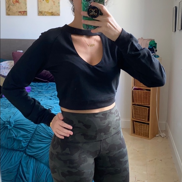 Choker neck black crop top sweater - Picture 3 of 8